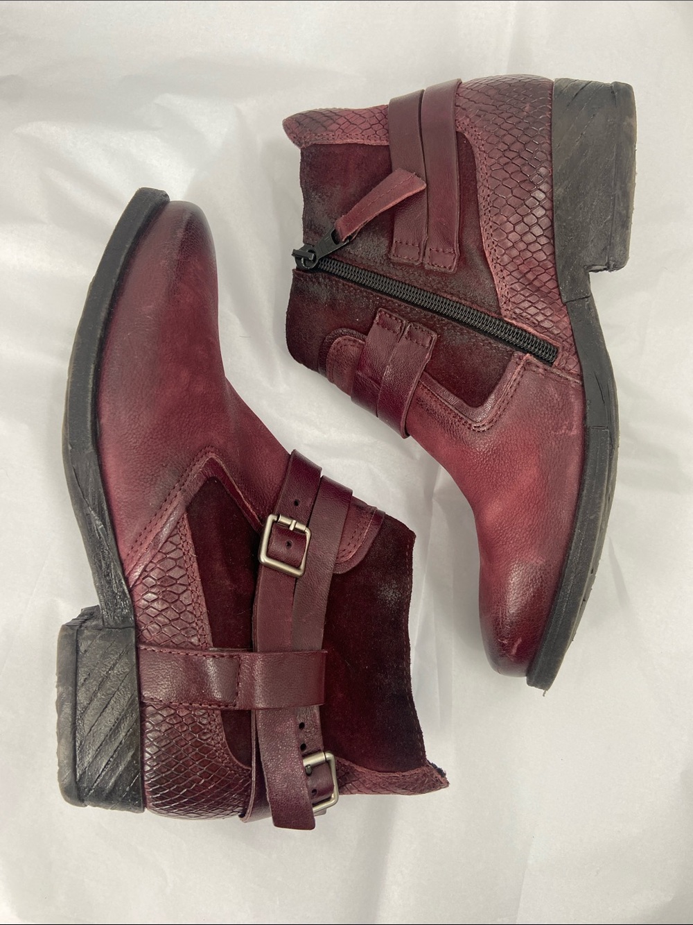 Miz Mooz Daryn Ankle‎ Boot Size 37 6.5 Leather Buckle Textured Burgundy
